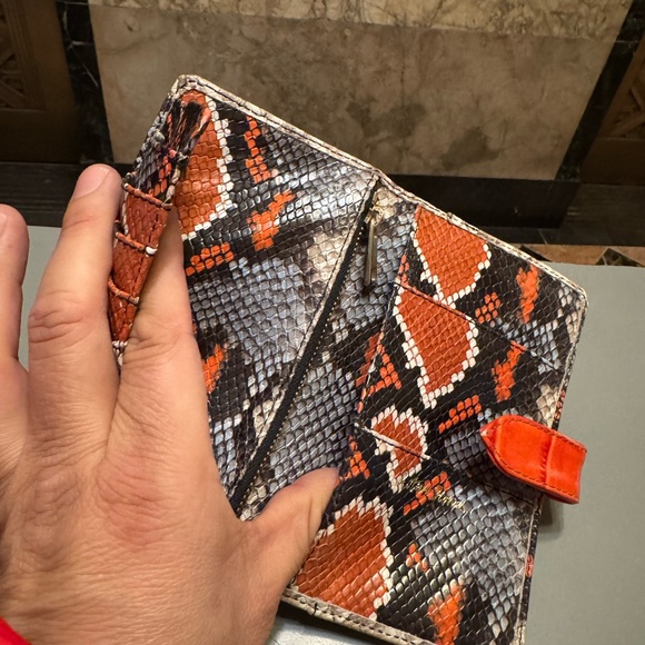 & other stories, snake print their wallet - Picture 8 of 9